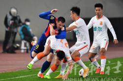 开云体育app-青岛队以微弱优势取胜，领跑积分榜