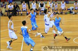 开云体育官网-福建男篮与广西队对决，双方互不相让角逐激烈