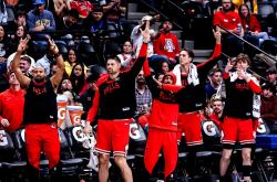 开云体育APP下载-关于公牛主场战胜老鹰，取得关键胜利的信息