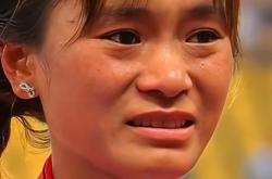 开云体育下载-关于拼搏精神：女足运动员无畏风雨的信息