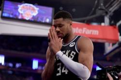 开云体育平台APP-雄鹿主场惨败猛龙，遭遇三连败的简单介绍