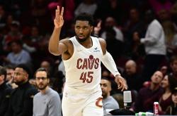 开云体育官方网站-爵士防守出色，米切尔火力全开？