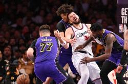 开云体育平台APP-快船大胜勇士！对手四连败态势明显