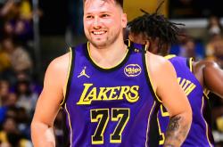 开云体育下载-湖人主场击败快船，豪取五连胜