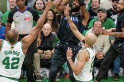 开云官网-独行侠惨败雷霆，波尔津吉斯状态低迷