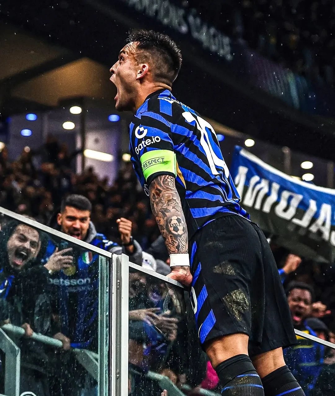 国际米兰逼平热那亚错失机会