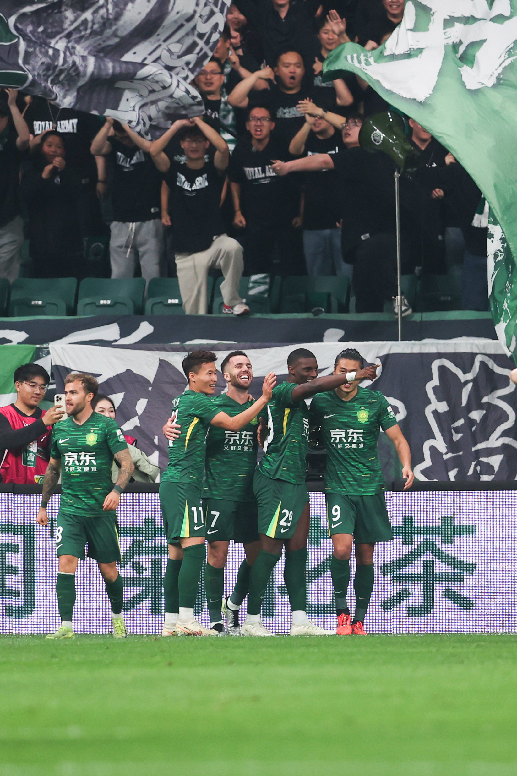 广州恒大客场战胜北京国安