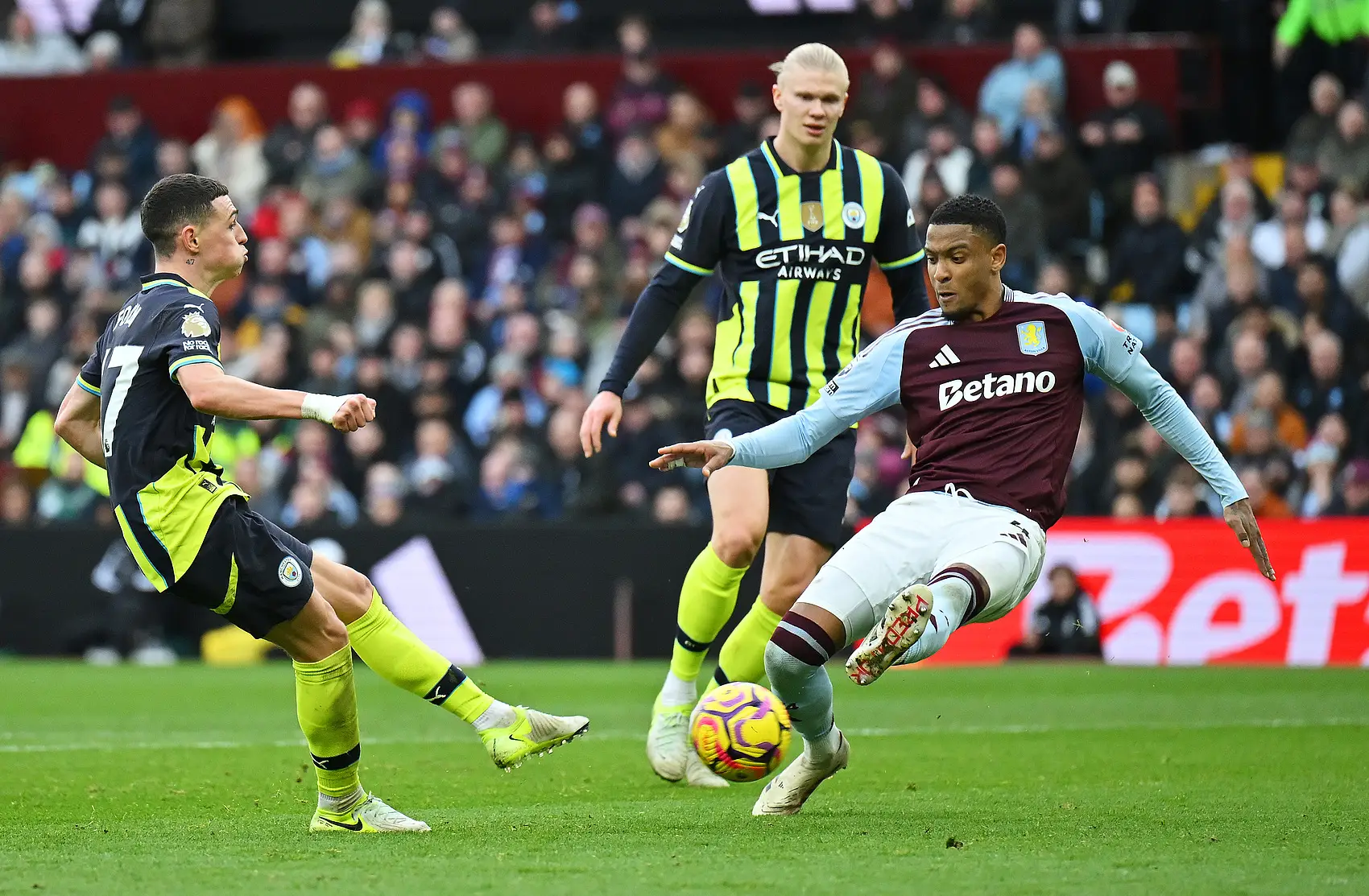 英格兰门将连场扑救，表现稳健颇受好评的简单介绍