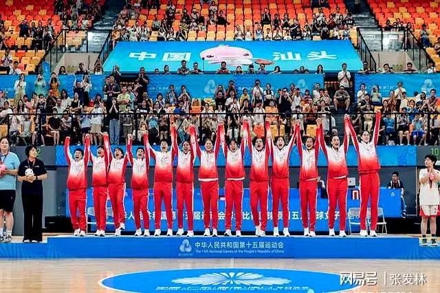 弗罗西诺内队员势不可挡,夺得胜利三分 弗罗西诺内队员势不可挡,夺得胜利三分