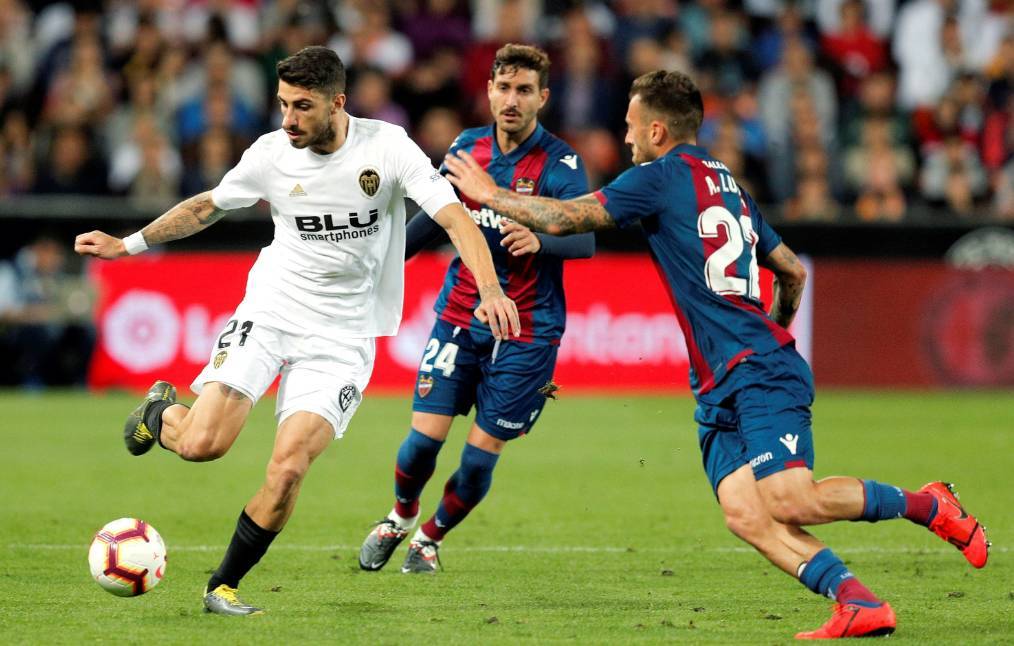 阿拉维斯客场对阵比利亚雷亚尔，胜负难料！