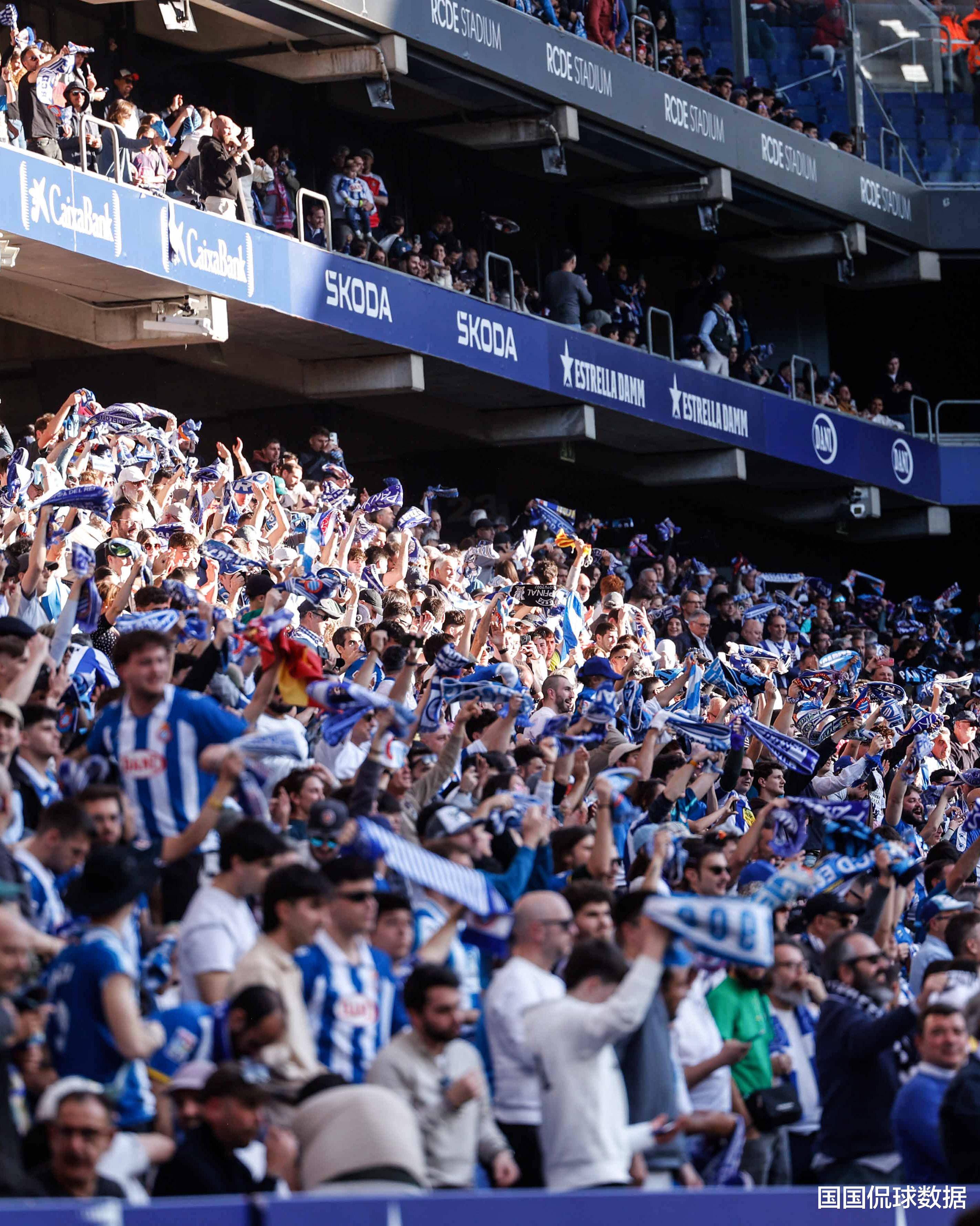 西班牙人主场大胜,保持不败战绩 西班牙人主场大胜,保持不败战绩