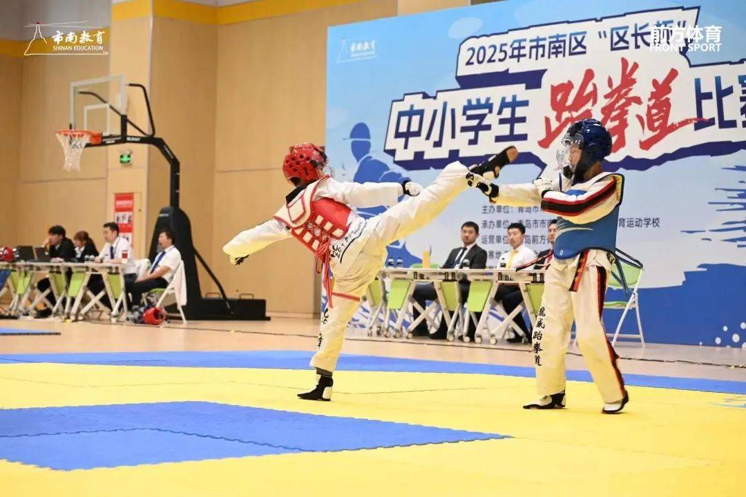 运动员们斗志昂扬，冠军之路上燃烧激情