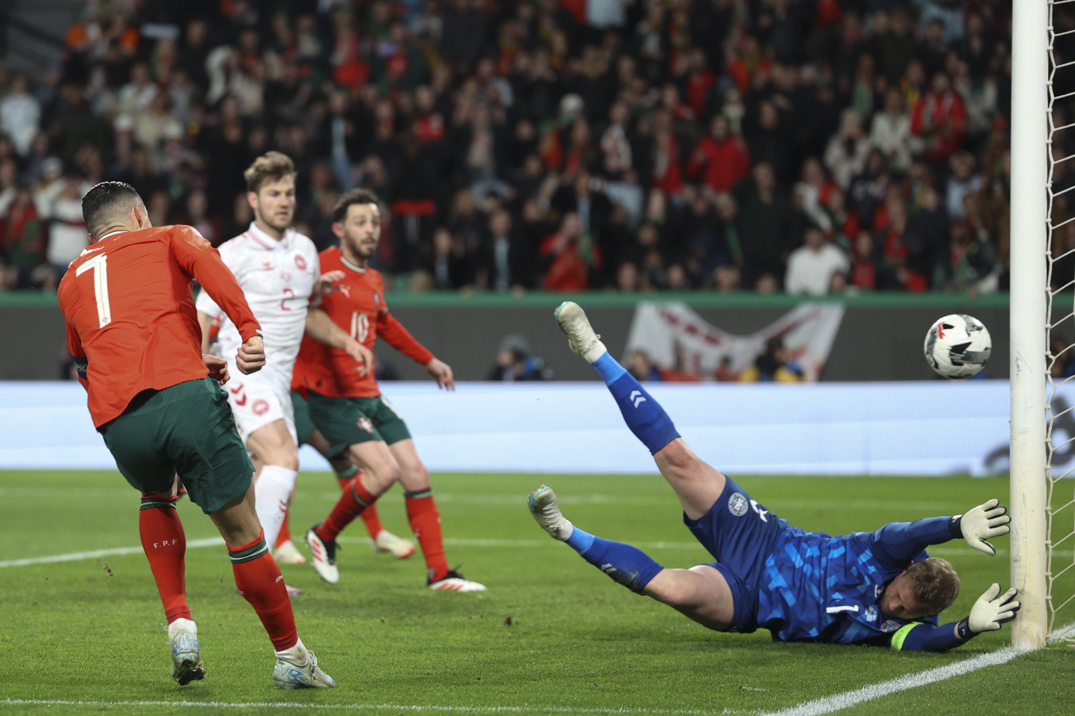 欧国联比赛小组赛成绩揭晓，出线队伍浮出水面