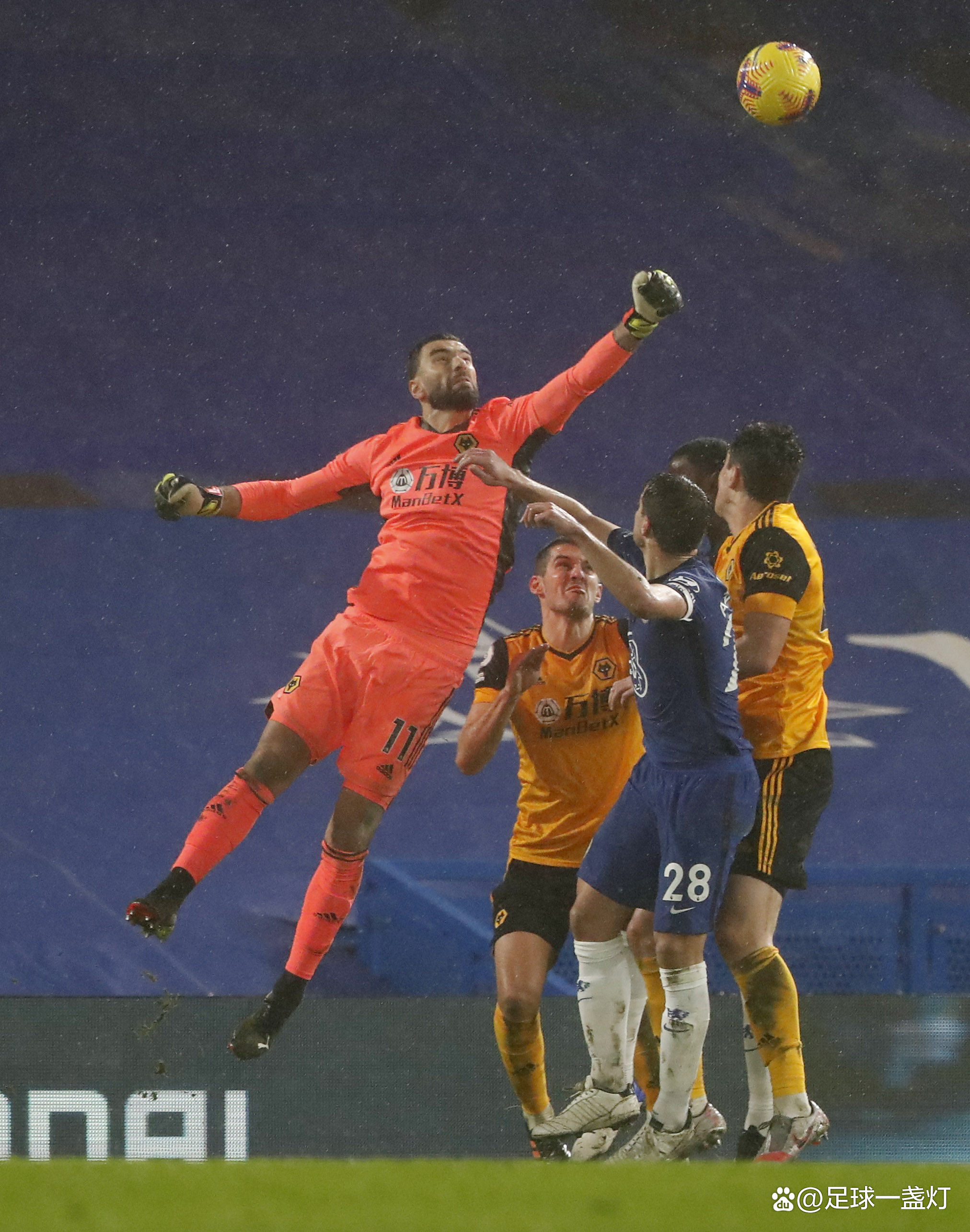 切尔西再登巅峰，蓝军保持不败战绩