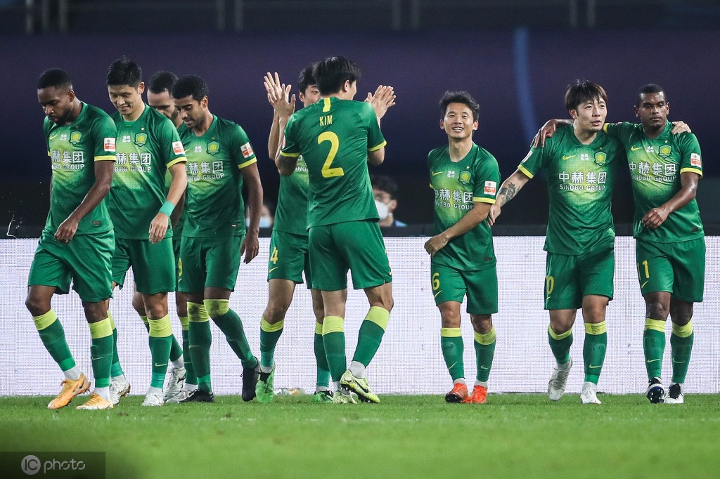 包含江苏苏宁遭遇外界质疑球迷质疑换帅是否正确的词条