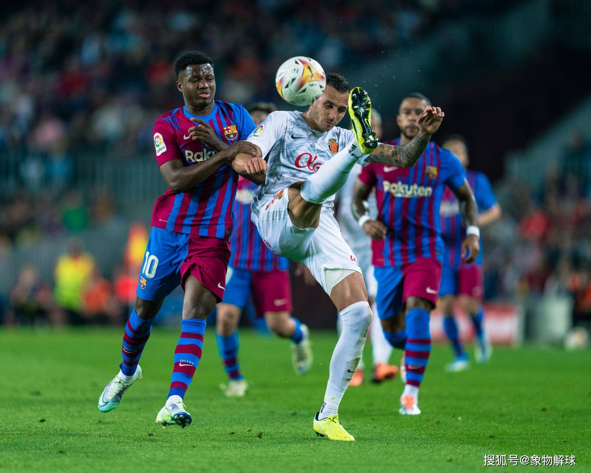 巴塞罗那在西甲联赛中取得胜利,榜首位置保持稳定 巴塞罗那在西甲联赛中取得胜利,榜首位置保持稳定