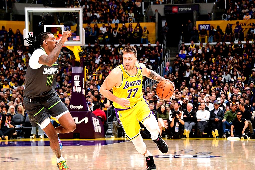 班机不敌爵士，戈贝尔独揽20分20篮板