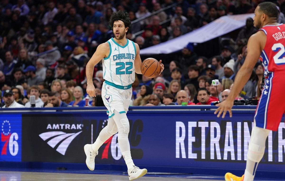 黄蜂主场险胜公牛，士气大增