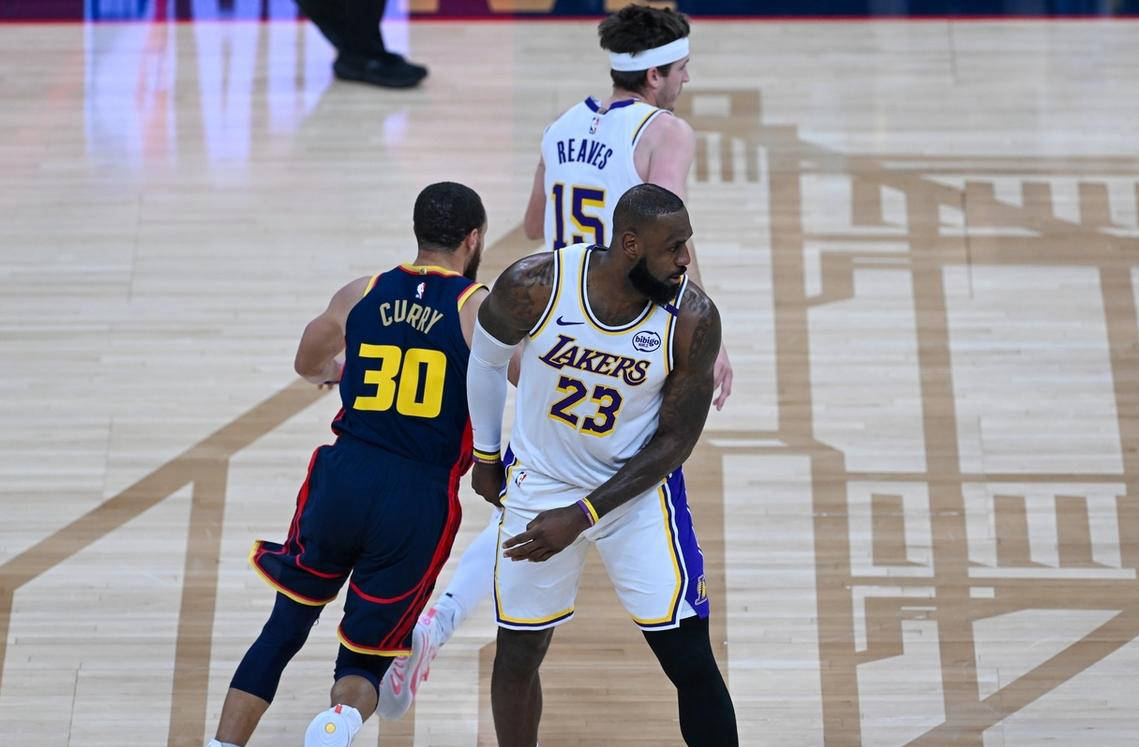 勇士逆转湖人获得胜利