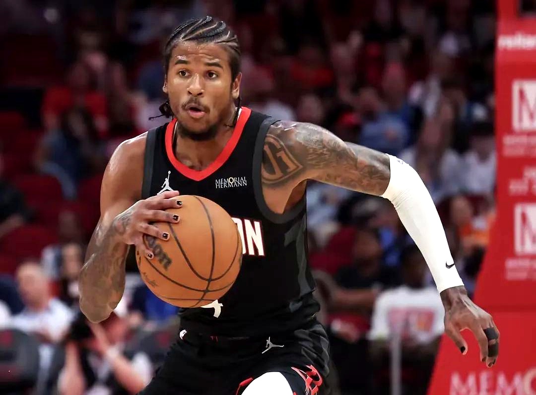 包含火箭客场大胜雷霆，取得关键胜利的词条