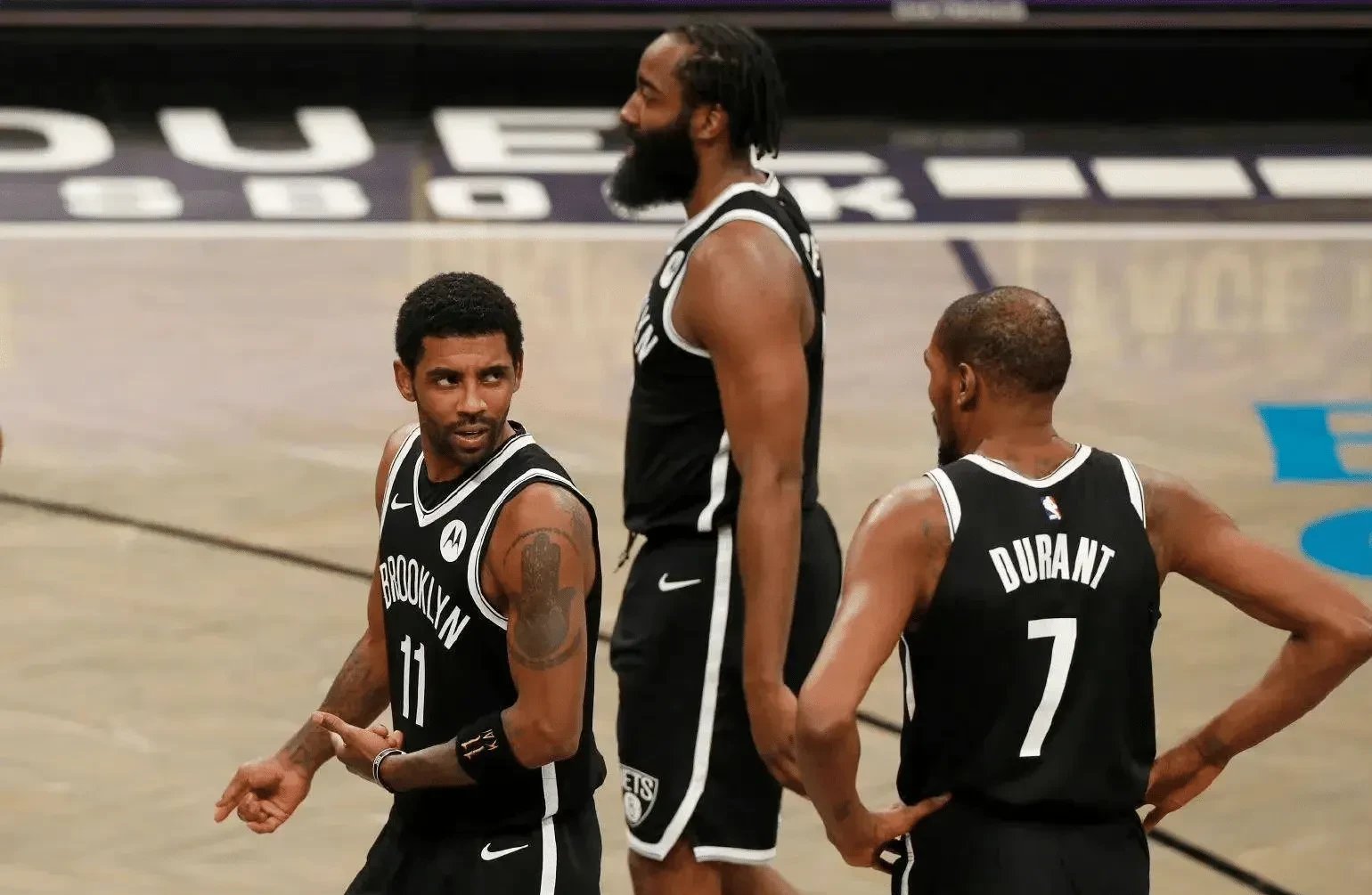 太阳三连胜!狂扫篮网 太阳三连胜!狂扫篮网