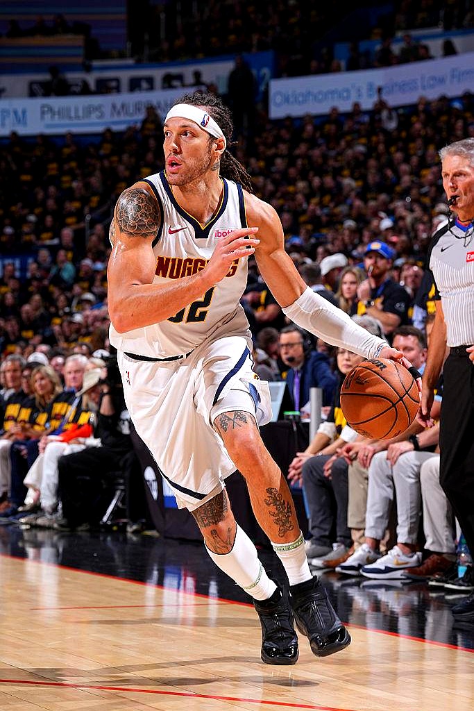 猛龙大胜国王,安东尼-戴维斯未能挽救局势 猛龙大胜国王,安东尼-戴维斯未能挽救局势